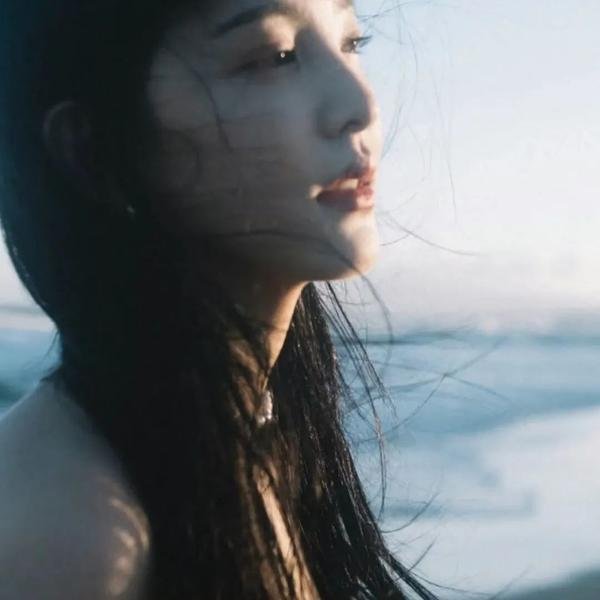 推动摇篮的手 封面